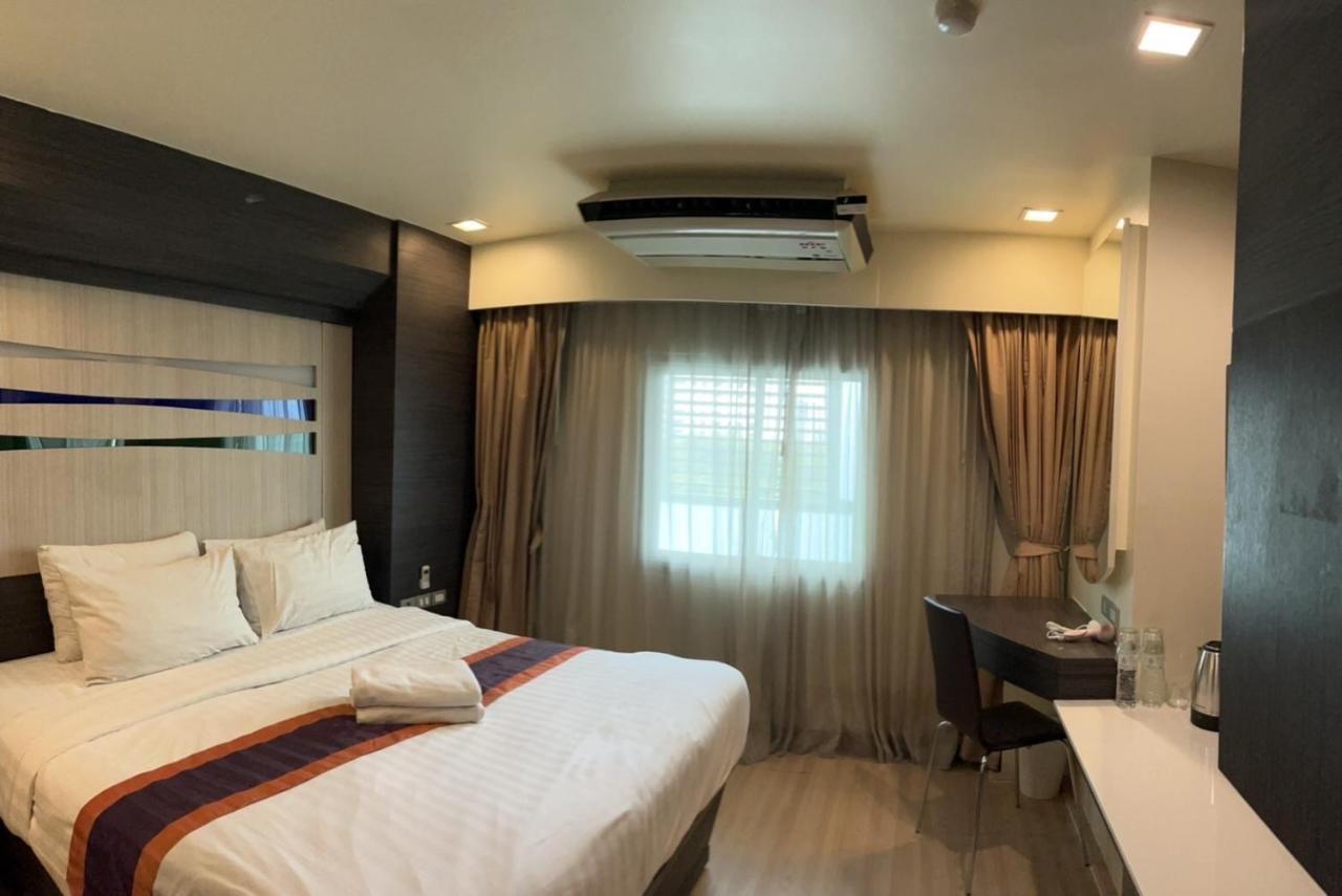 Orion Rooms Sukhumvit 11 Бангкок Екстер'єр фото