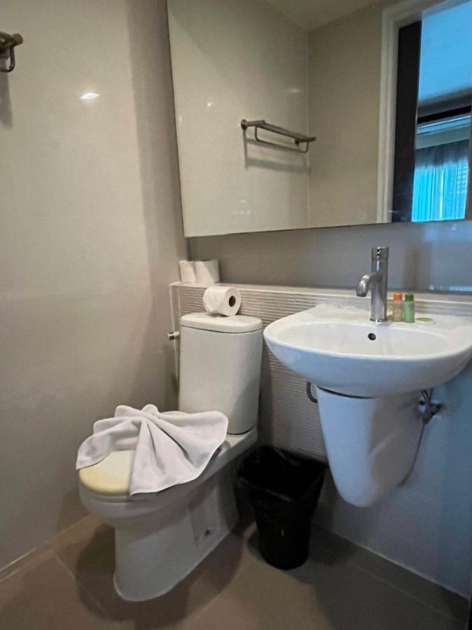 Orion Rooms Sukhumvit 11 Бангкок Екстер'єр фото