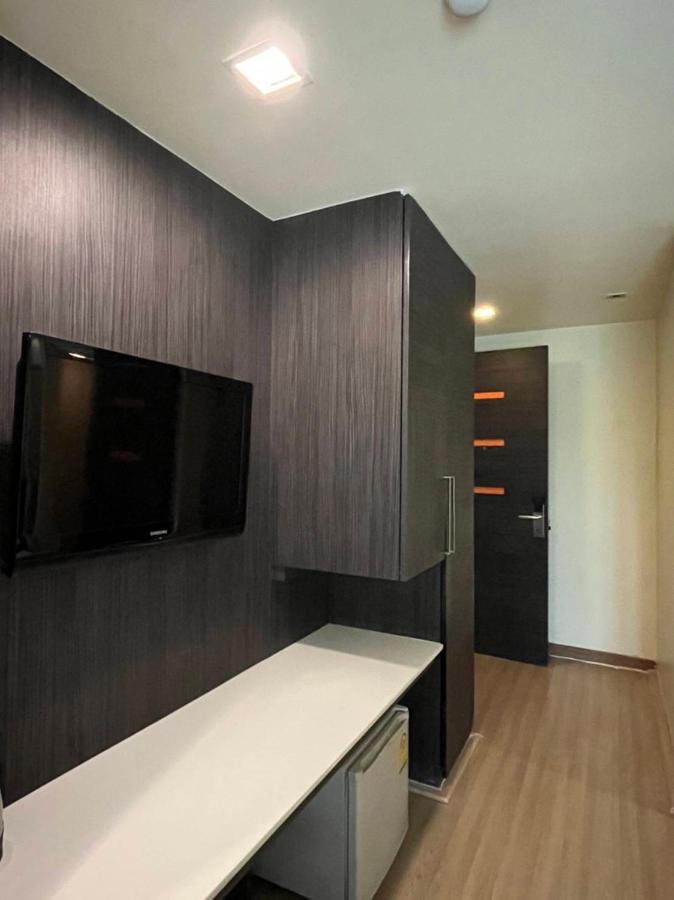Orion Rooms Sukhumvit 11 Бангкок Екстер'єр фото