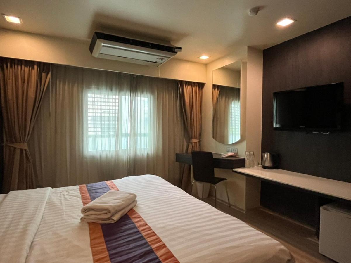 Orion Rooms Sukhumvit 11 Бангкок Екстер'єр фото