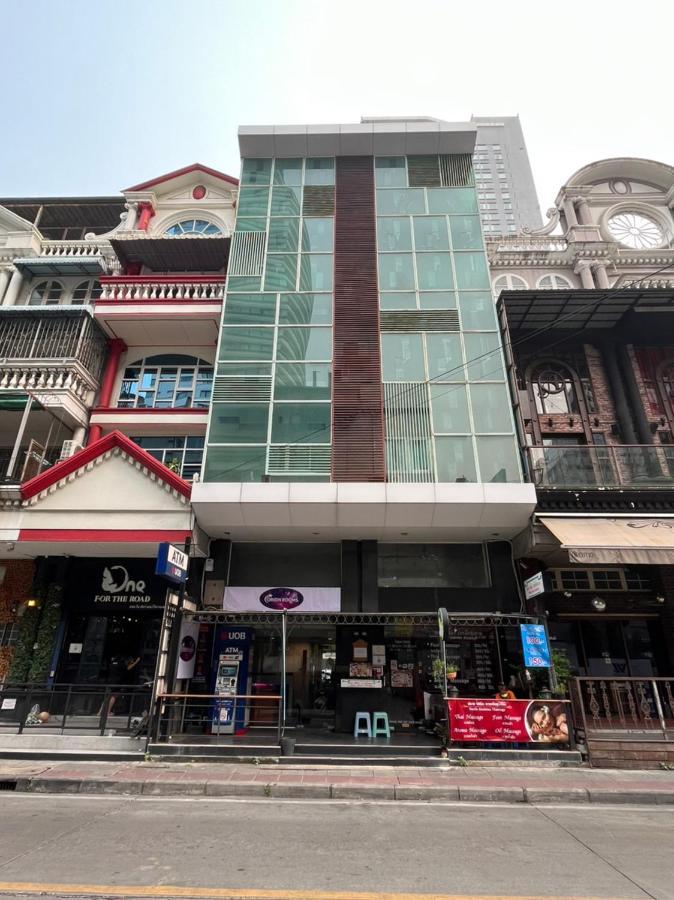 Orion Rooms Sukhumvit 11 Бангкок Екстер'єр фото