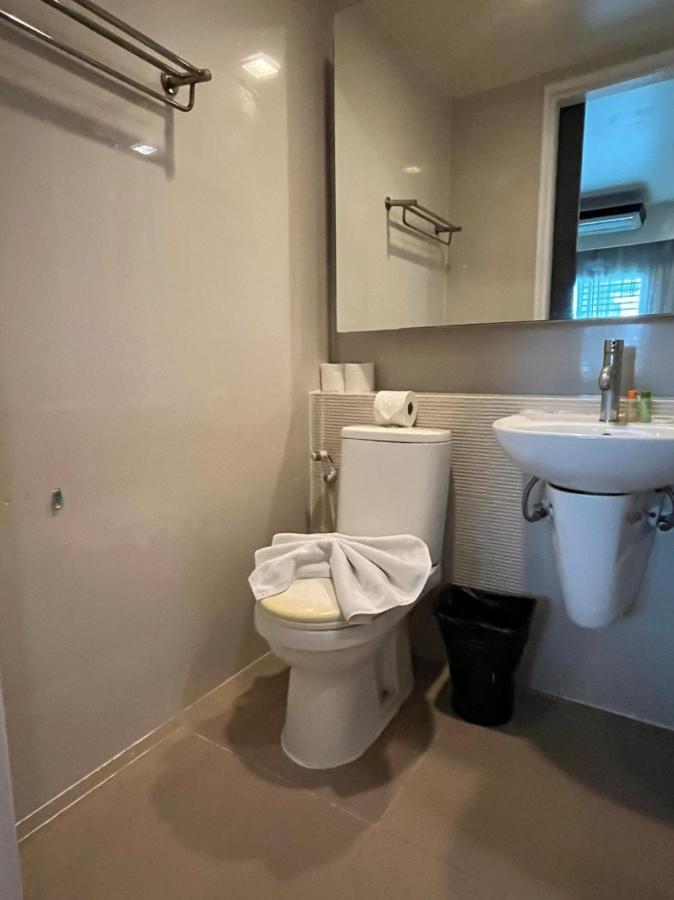 Orion Rooms Sukhumvit 11 Бангкок Екстер'єр фото